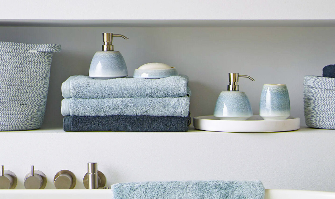 Chic and functional bath accessories designed to enhance your bathroom’s style and organization.